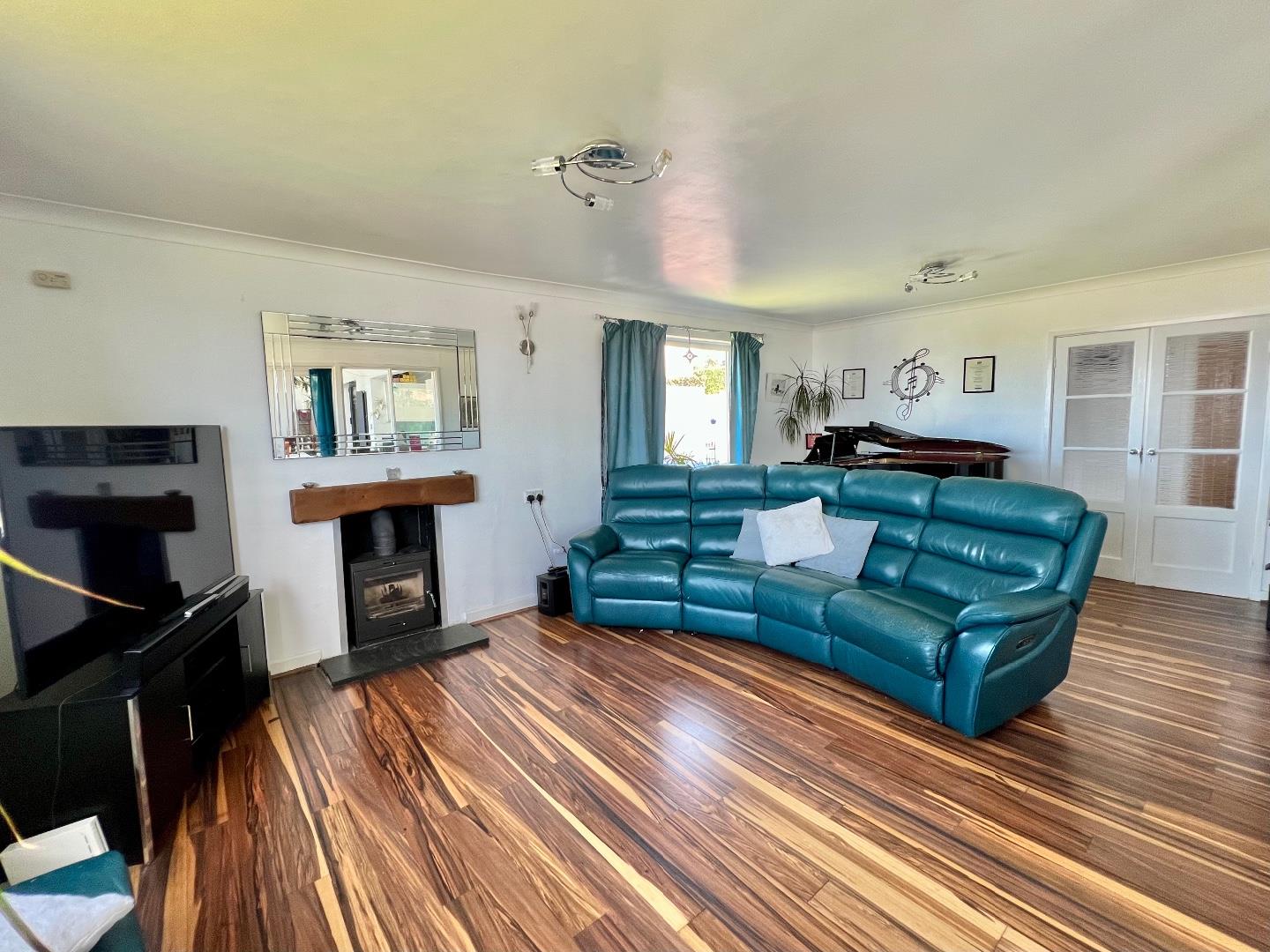 Marine Drive, Ogmore-By-Sea, Vale of Glamorgan, CF32 0PJ